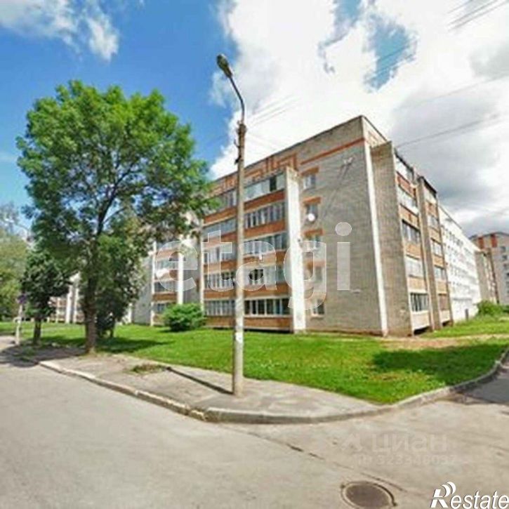 3-комн квартира улица Чаплина, 7/20,  д. 7/20