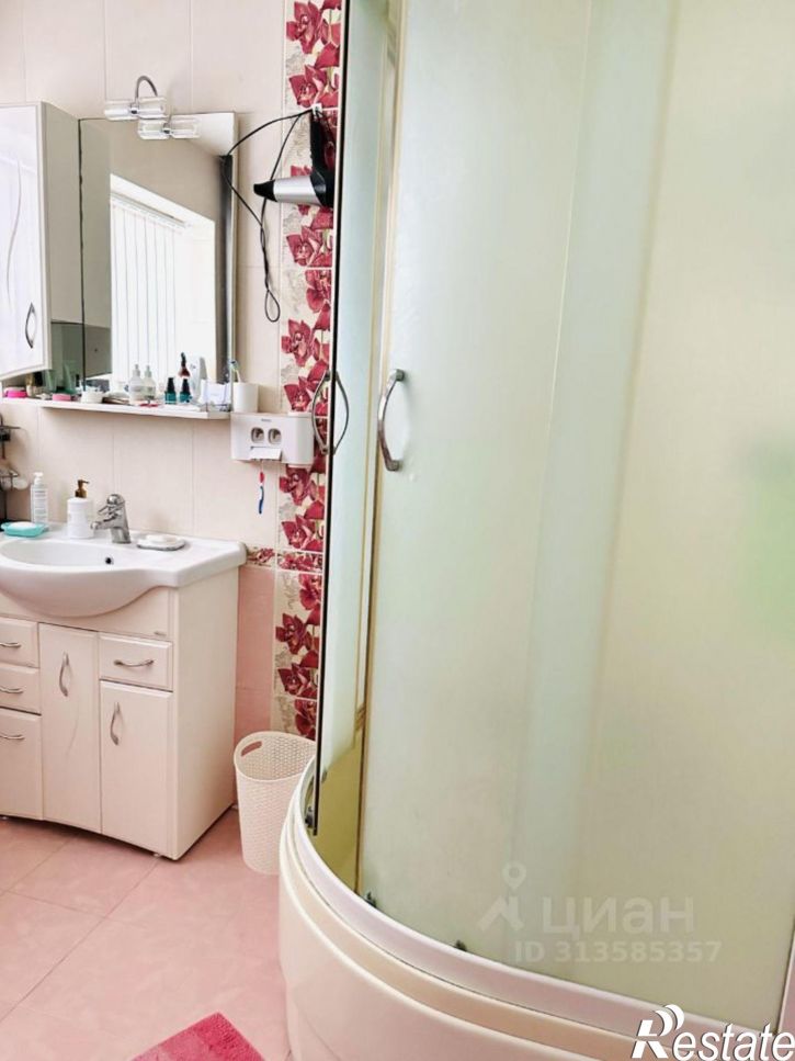 Коттедж/дом ул Генерала Руссиянова, 4В,  д. 4В