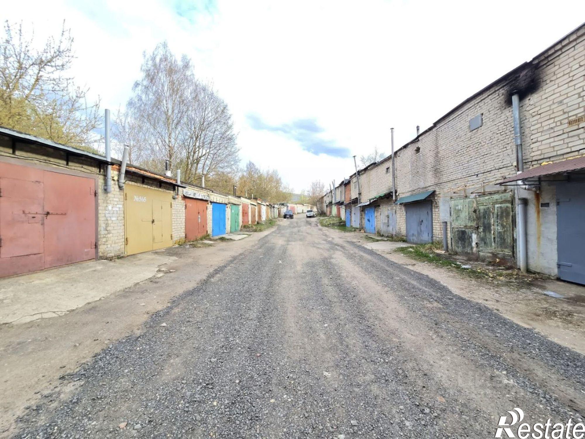 Купить гараж, место в паркинге за 561 880 рублей