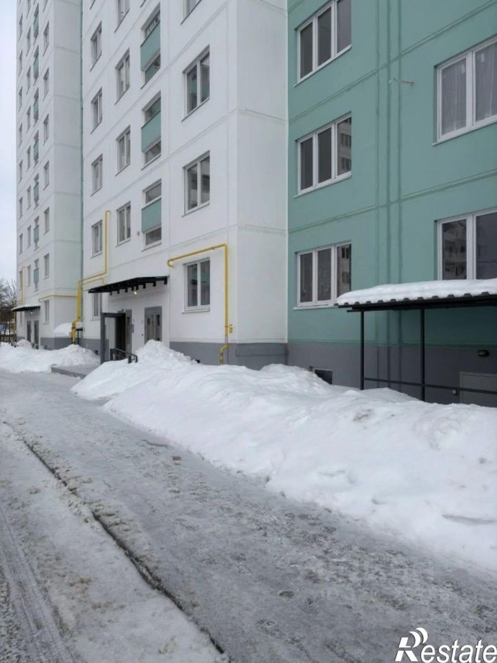 3-комн квартира пр-д Дзержинского, 8,  д. 8