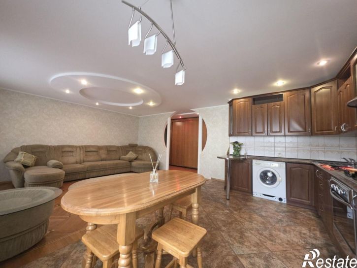 3-комн квартира пр-кт Гагарина, 32,  д. 32