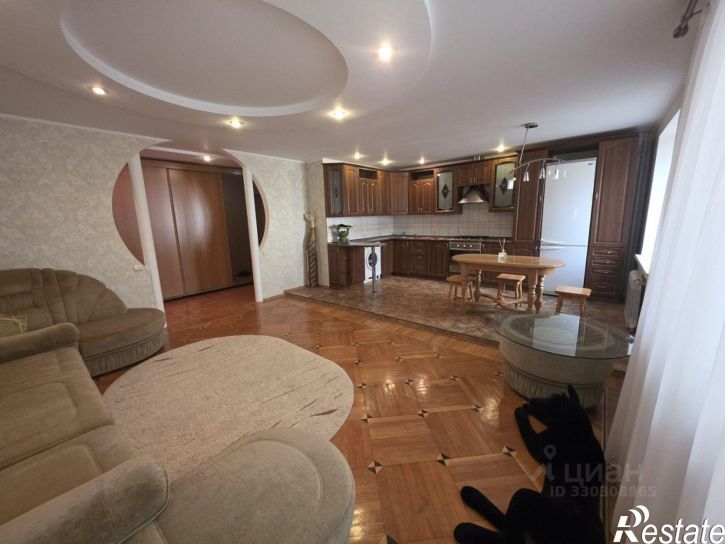 3-комн квартира пр-кт Гагарина, 32,  д. 32