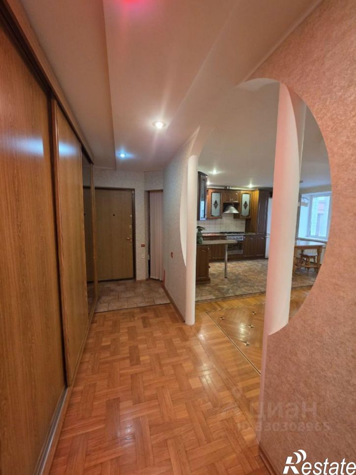 3-комн квартира пр-кт Гагарина, 32,  д. 32