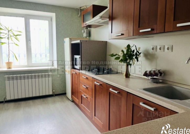 3-комн квартира ул Академика Петрова, 16,  д. 16