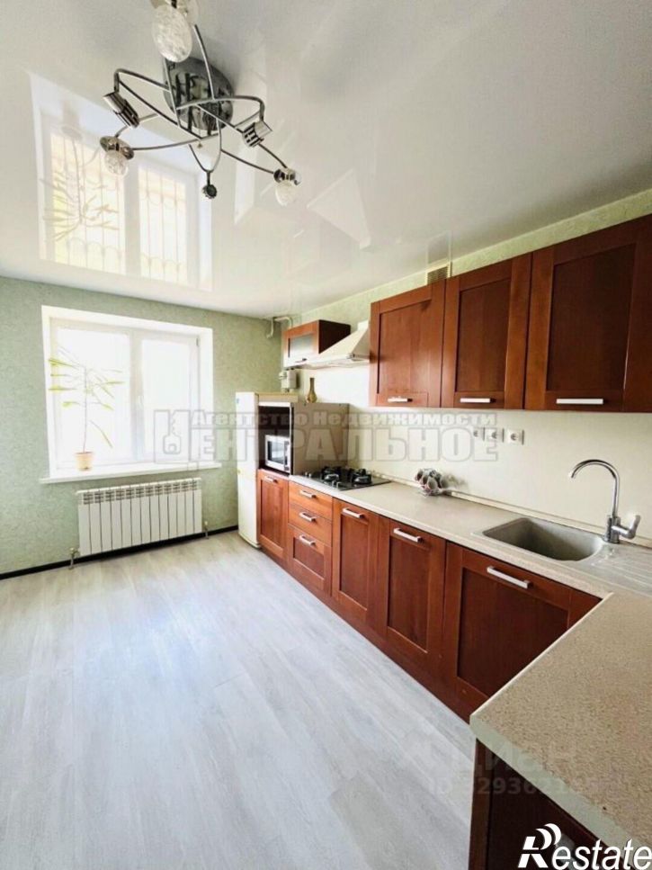 3-комн квартира ул Академика Петрова, 16,  д. 16