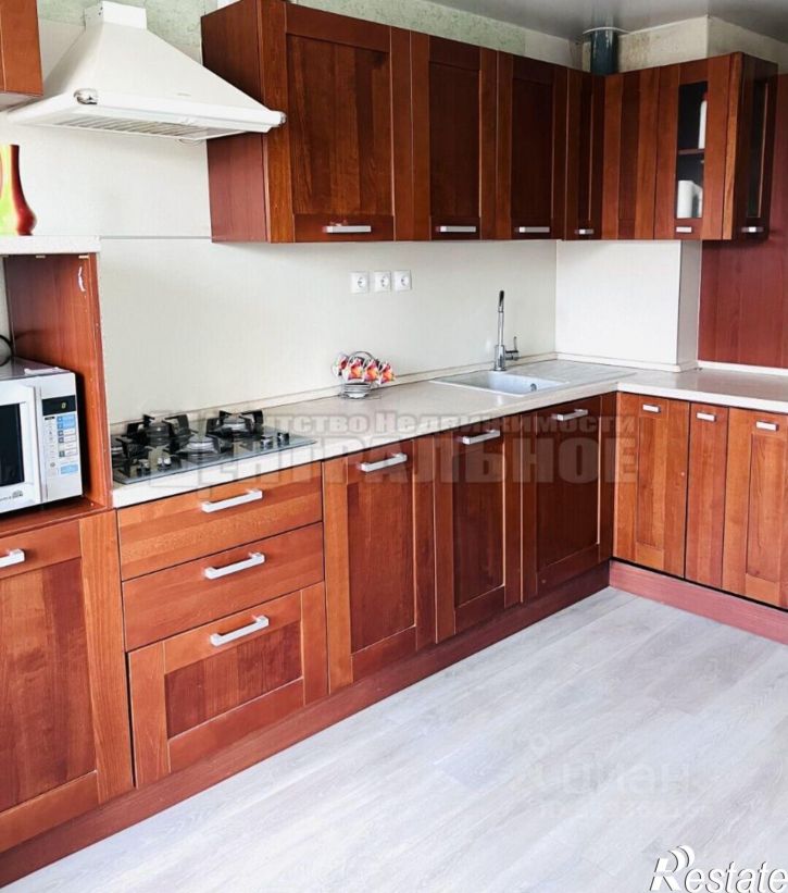 3-комн квартира ул Академика Петрова, 16,  д. 16
