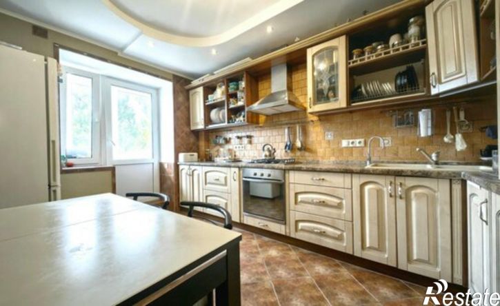 3-комн квартира ул Попова, 52А,  д. 52А