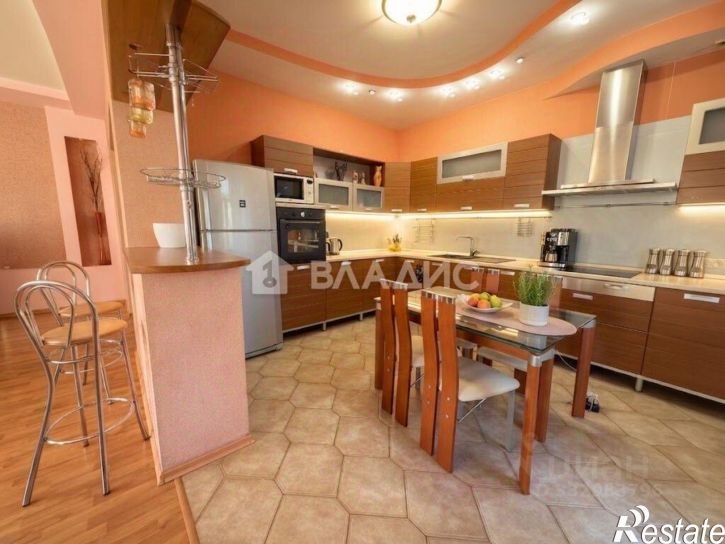 4-комн квартира ул Тенишевой, 6А,  д. 6А