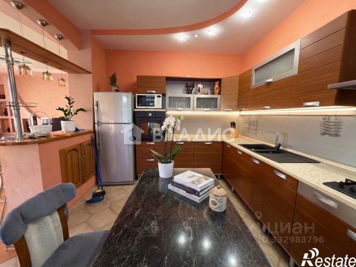 4-комн квартира ул Тенишевой, 6А,  д. 6А