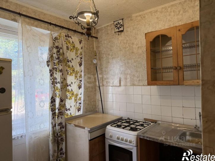 2-комн квартира поселок Вишенки, 1,  д. 1