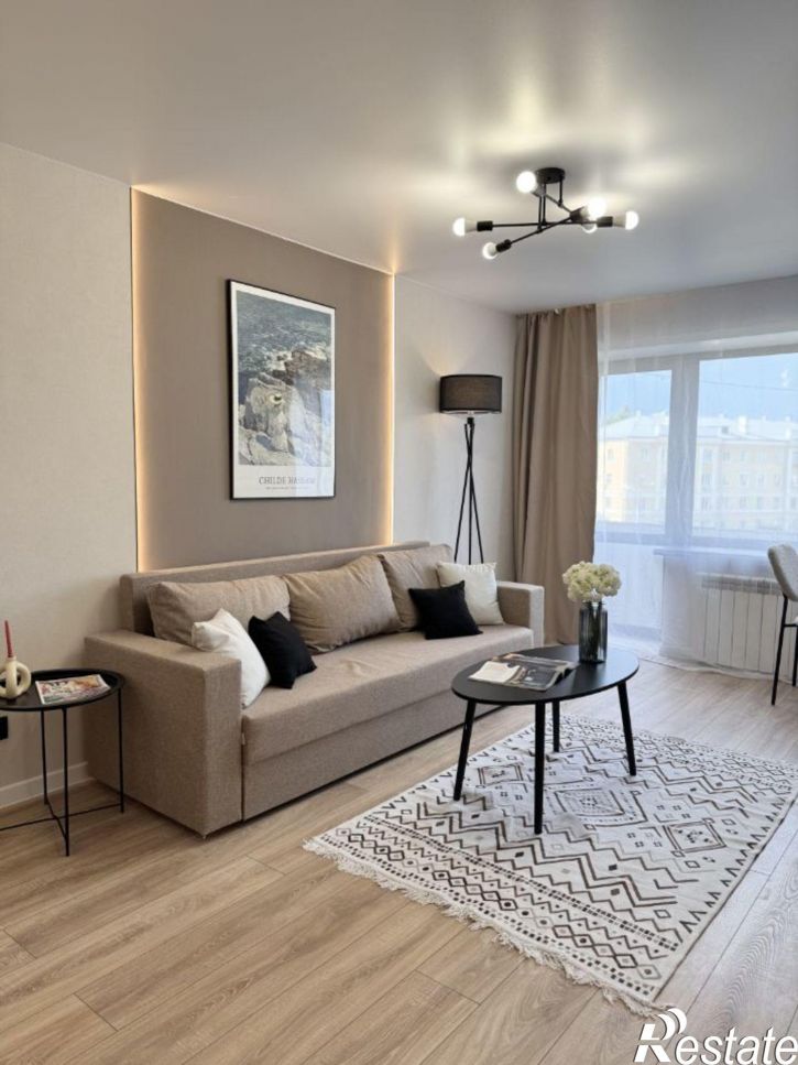 3-комн квартира б-р Гагарина, 2/9,  д. 2/9